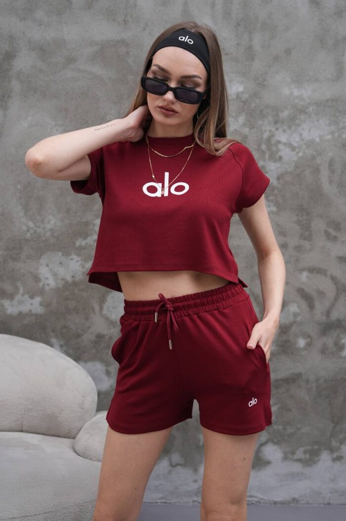 Bordo Renk Kadın Şort Takımı Bordo Renk Kadın Şort Takımı