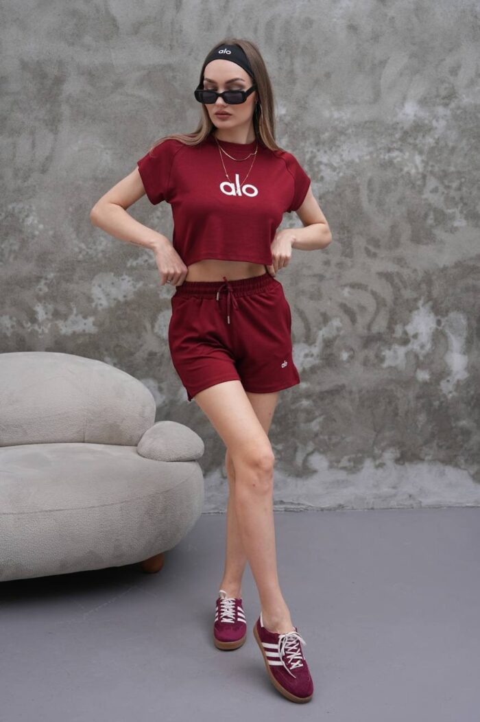 Bordo Renk Kadın Şort Takımı Bordo Renk Kadın Şort Takımı